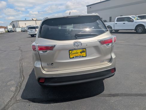 Used 2016 Toyota Highlander XLE AWD/4WD image 7