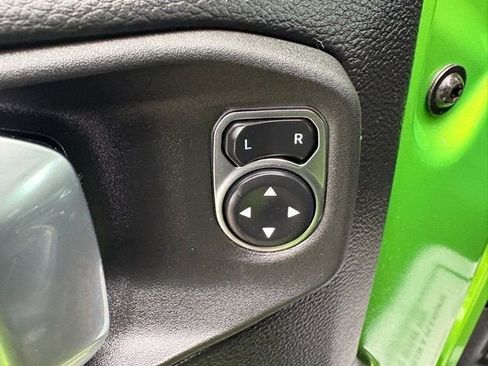 Used 2025 Jeep Gladiator Rubicon image 12