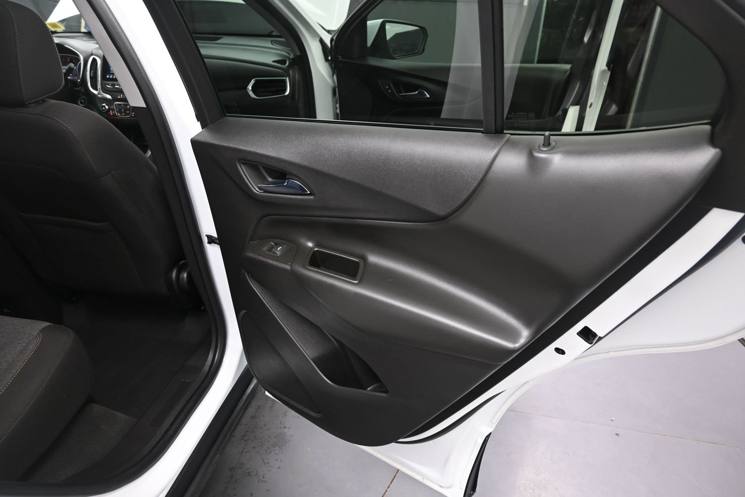 Used 2024 Chevrolet Equinox LT AWD/4WD image 43