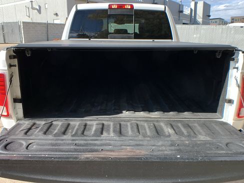 Used 2018 RAM 1500 Laramie image 27