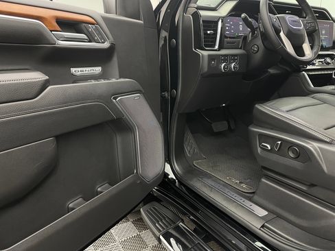 Used 2023 GMC Sierra 1500 Denali AWD/4WD image 17