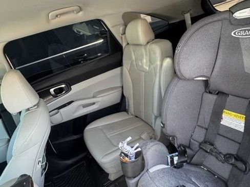 Certified 2025 Kia Sorento EX FWD image 9