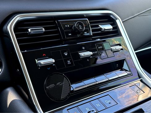 New 2026 Nissan Armada SV image 7