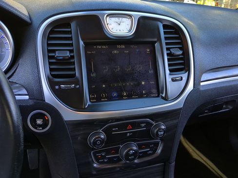 Used 2019 Chrysler 300 Touring w/ Sport Appearance Package image 21