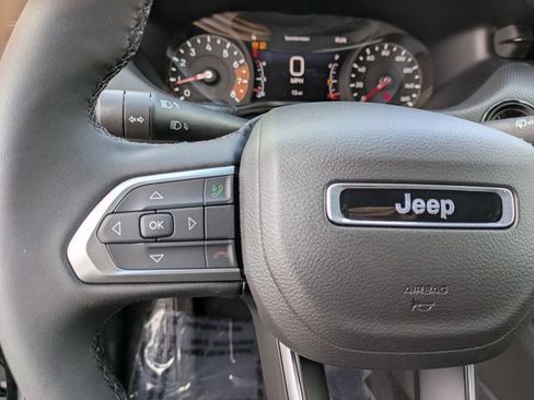 New 2026 Jeep Compass Latitude w/ Sun and Sound Group AWD/4WD image 20