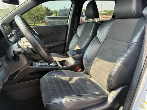 Used 2024 Mitsubishi Outlander SE Black Edition FWD image 5
