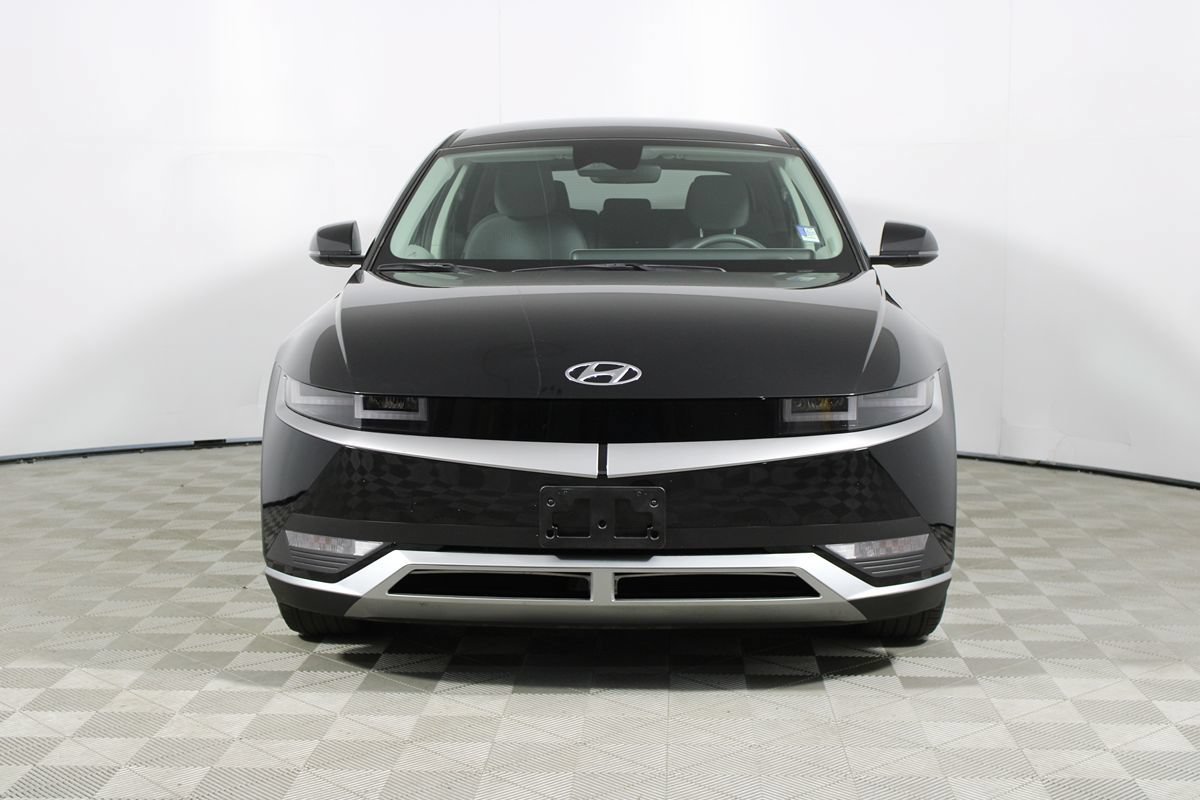 Used 2024 Hyundai Ioniq 5 SE RWD image 2