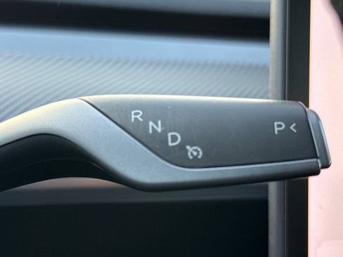 Used 2020 Tesla Model Y Long Range image 25