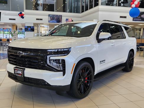 New 2025 Chevrolet Suburban RST w/ RST Capability Package image 2