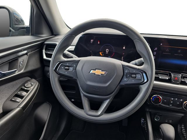 Used 2025 Chevrolet TrailBlazer LT AWD/4WD image 14