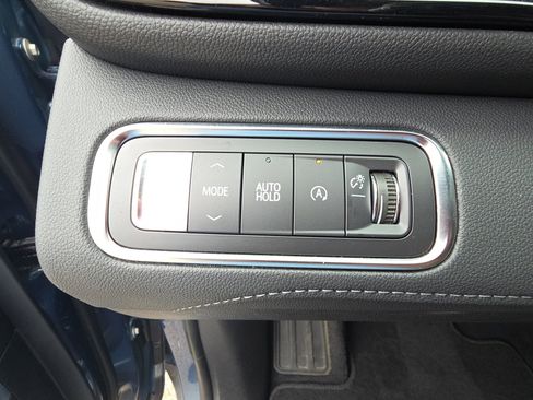 Used 2025 Buick Enclave Preferred FWD image 20
