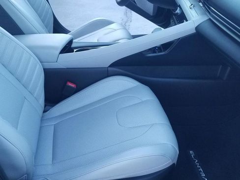 Used 2021 Hyundai Elantra Limited w/ Cargo Package image 11