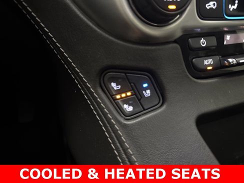 Used 2020 GMC Yukon XL SLT image 7