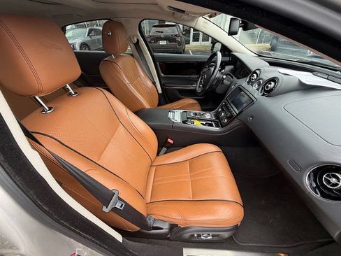 Used 2016 Jaguar XJ R-Sport AWD/4WD image 24