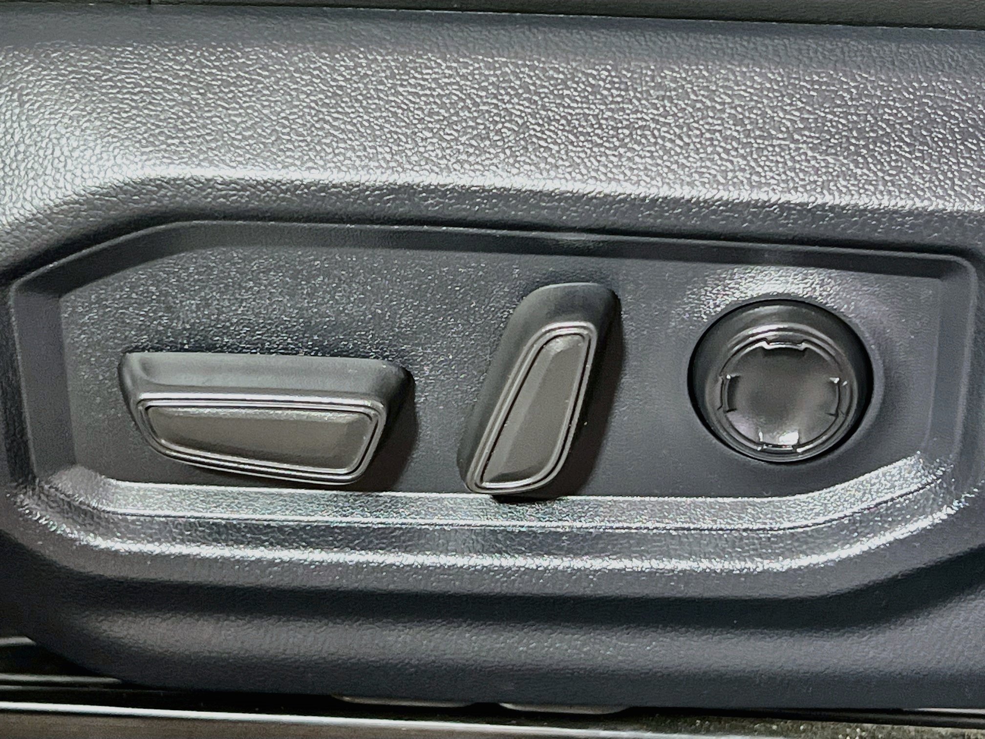Used 2024 Toyota Sequoia Platinum AWD/4WD image 15
