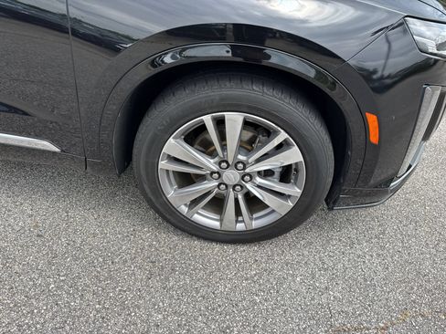 Used 2022 Cadillac XT6 Premium Luxury FWD image 12