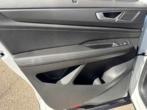 New 2026 Volkswagen Atlas Cross Sport SEL image 19