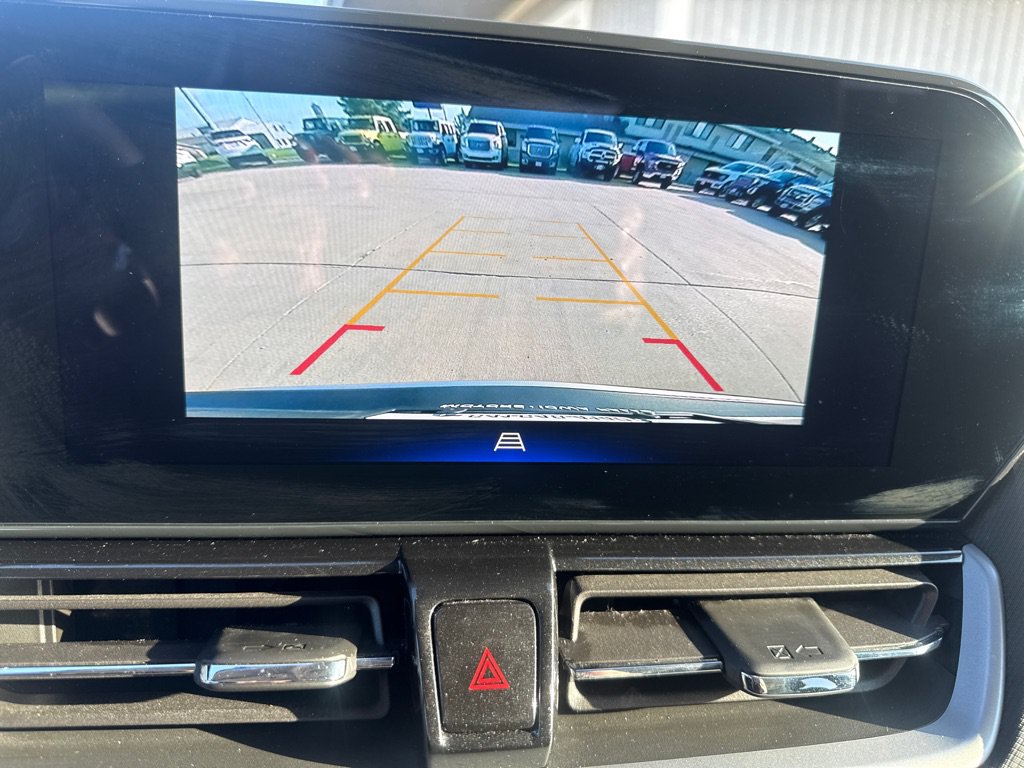 Used 2025 Chevrolet TrailBlazer LT w/ LT Cold Weather Package FWD image 18