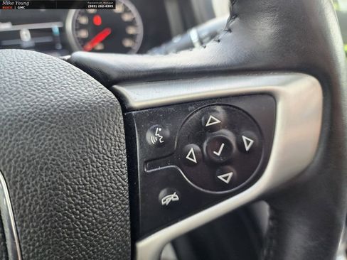 Used 2018 GMC Acadia SLT image 38