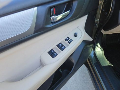 Used 2019 Subaru Outback 2.5i Premium image 13
