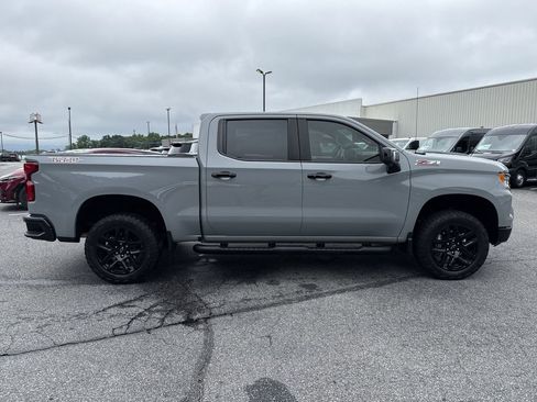 Used 2024 Chevrolet Silverado 1500 LT Trail Boss w/ LT Trail Boss Premium Package AWD/4WD image 8