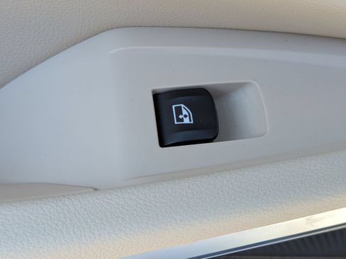 Used 2023 BMW 330i xDrive Sedan w/ Driving Assistance Package AWD/4WD image 29