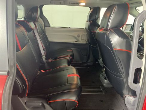 Used 2021 Toyota Sienna LE w/ LE Plus Package AWD/4WD image 24