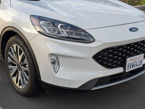 Used 2020 Ford Escape Titanium image 14