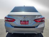 Used 2018 Toyota Camry SE image 4