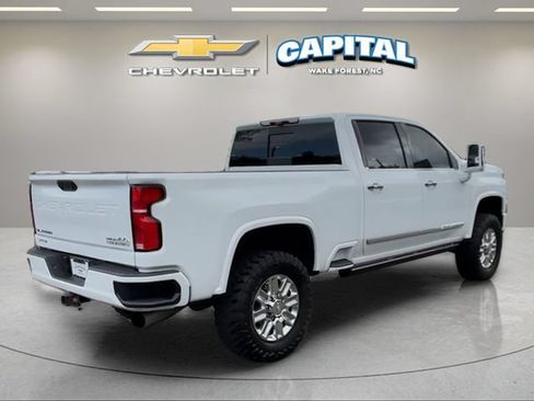 Used 2025 Chevrolet Silverado 2500 High Country w/ Technology Package AWD/4WD image 5