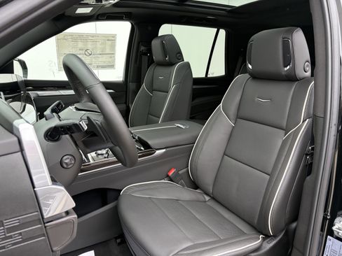 New 2025 Cadillac Escalade Premium Luxury w/ Touring Package image 6