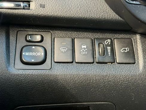 Used 2011 Toyota Highlander SE w/ Tow Pkg AWD/4WD image 11