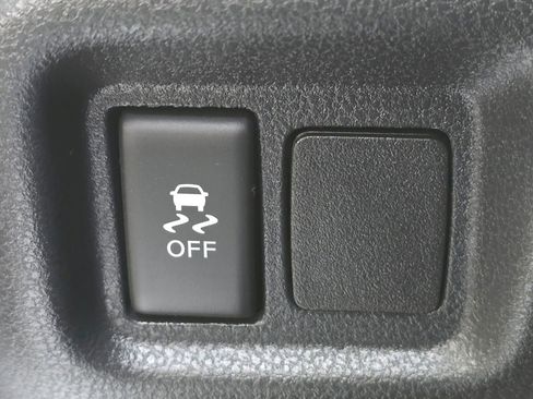 Used 2017 Nissan Versa S Plus image 23