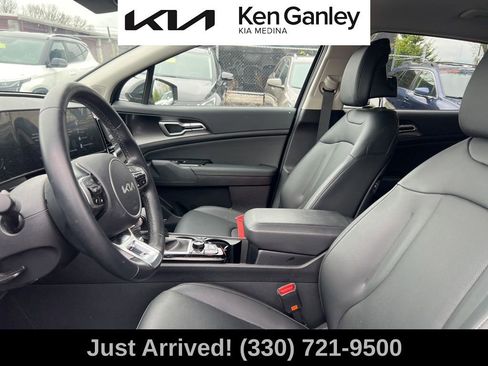 Certified 2025 Kia Sportage EX FWD image 11