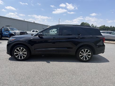 Used 2025 Ford Explorer ST-Line AWD/4WD image 4