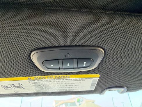 Used 2025 Chrysler Pacifica Select FWD image 39