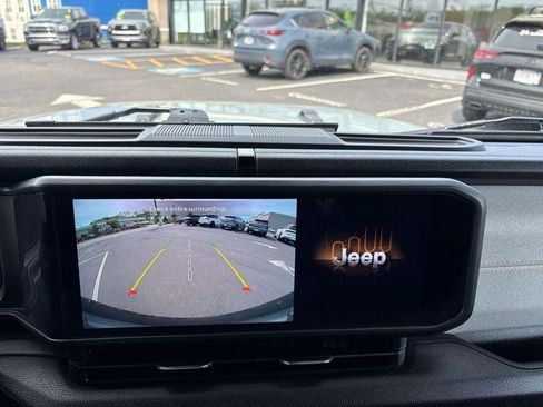 Used 2024 Jeep Wrangler Unlimited Sport AWD/4WD image 23