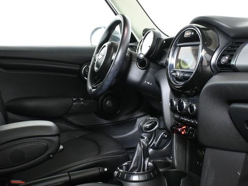 Used 2016 MINI Cooper 4-Door Hardtop image 27