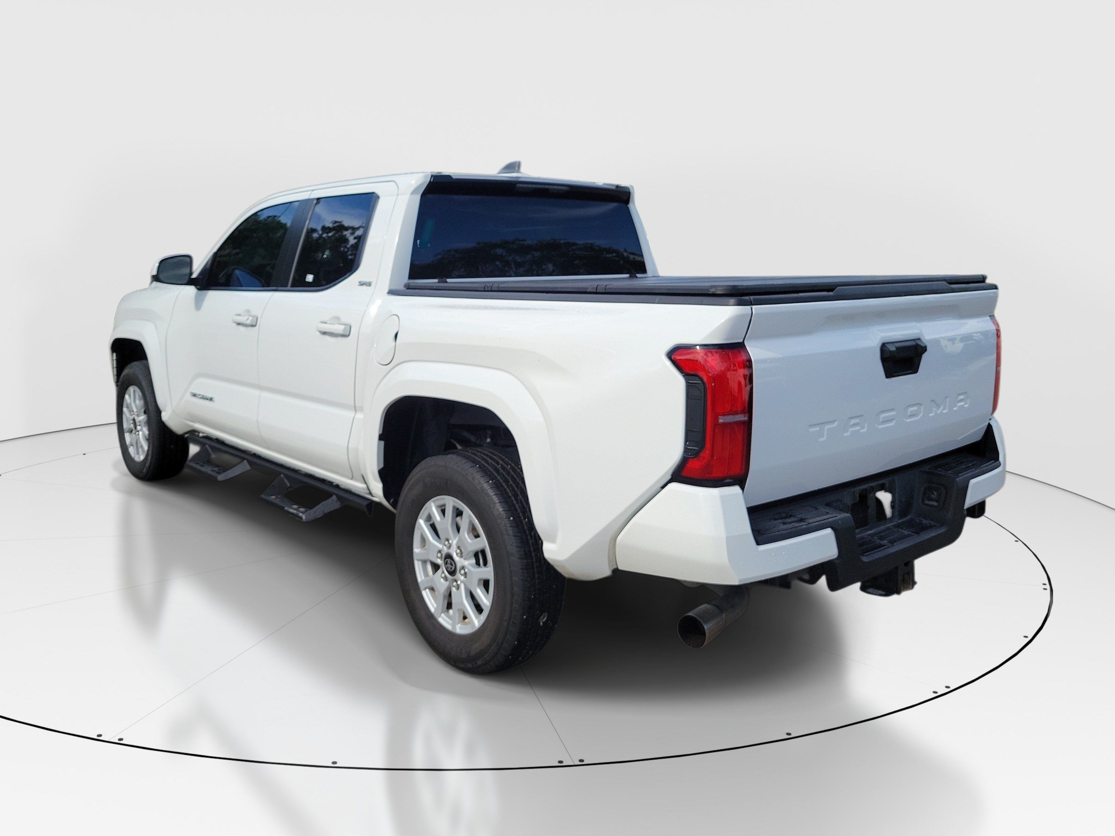 Used 2024 Toyota Tacoma SR5 RWD image 5