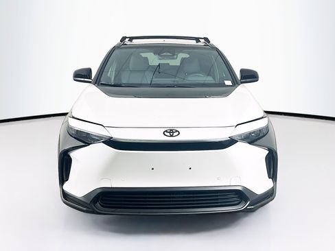 Used 2025 Toyota bZ4X AWD image 2