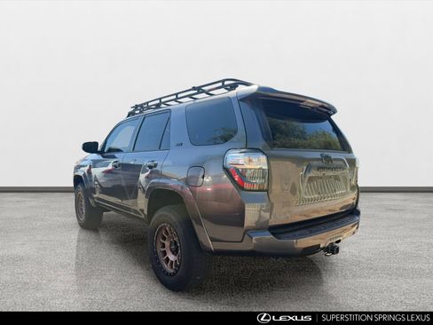 Used 2016 Toyota 4Runner SR5 AWD/4WD image 4