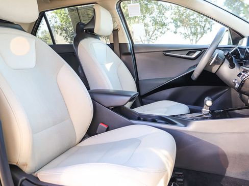 Used 2023 Kia Niro EX Touring FWD image 17