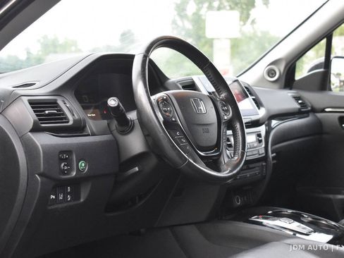 Used 2016 Honda Pilot Touring image 19