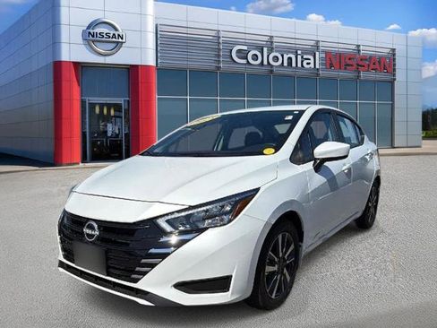 Certified 2025 Nissan Versa SV w/ Trunk Package FWD image 1