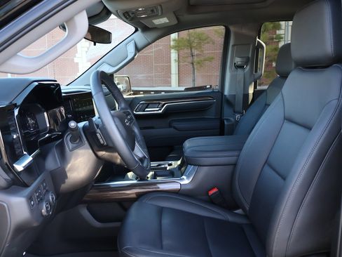 Certified 2025 Chevrolet Silverado 1500 LT Trail Boss w/ Convenience Package II image 10