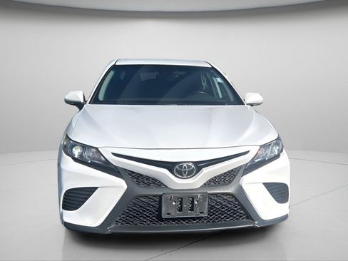 Used 2019 Toyota Camry SE FWD image 11