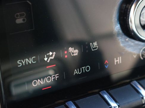 Used 2025 GMC Yukon XL Denali AWD/4WD image 28