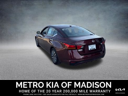 Used 2023 Nissan Altima 2.5 SV FWD image 4