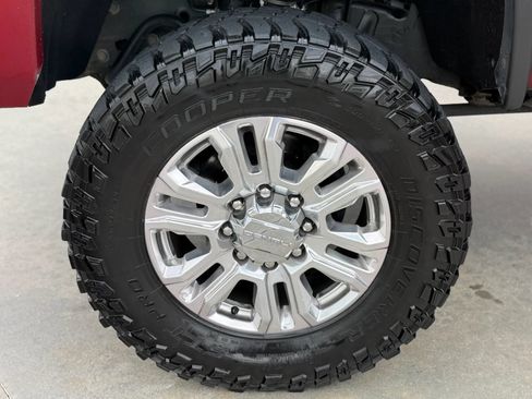 Used 2019 GMC Sierra 2500 Denali w/ Duramax Plus Package AWD/4WD image 17