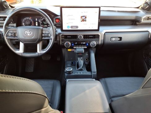 Certified 2025 Toyota 4Runner TRD Off-Road Premium AWD/4WD image 11